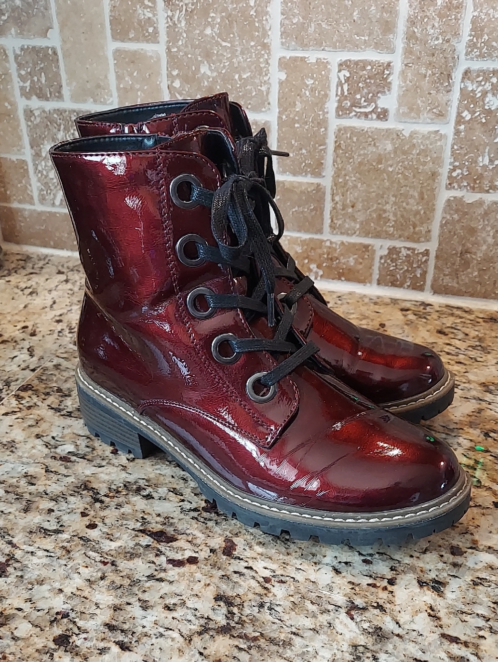 Taxi Women's Lace-Up Patent Burgundy Ankle Boots, GUC, Size 41